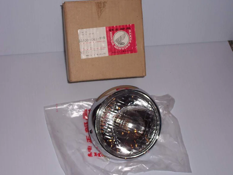 NOS Honda ATC90 headlight and chrome trim ring # 33100-061-810 NEW